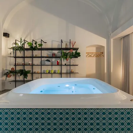 1926 Luxury Bed and breakfast 4*